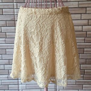 Persaya lace mini skirt Size S